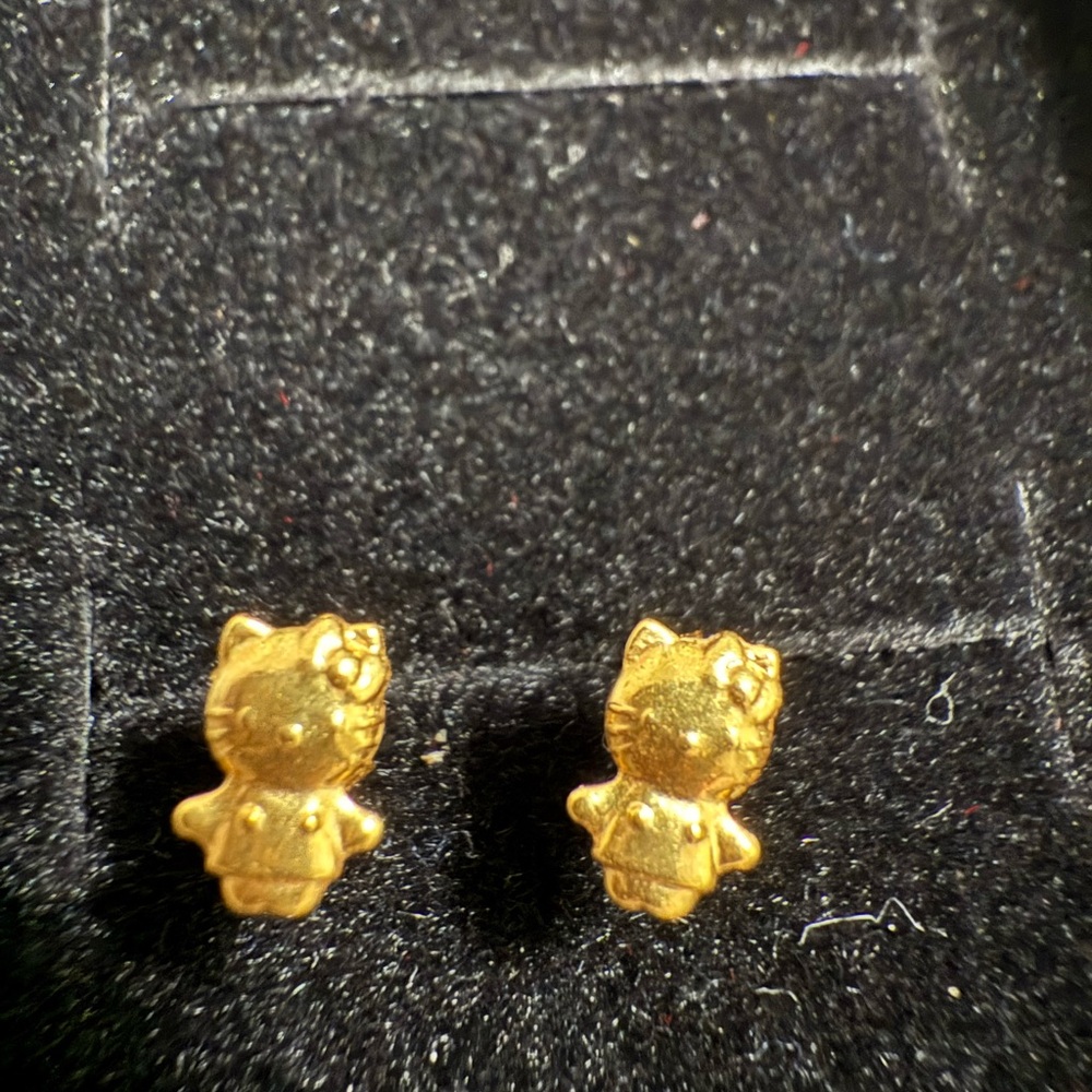 18k Pure gold hello kitty,Gold Cat Stud Earrings